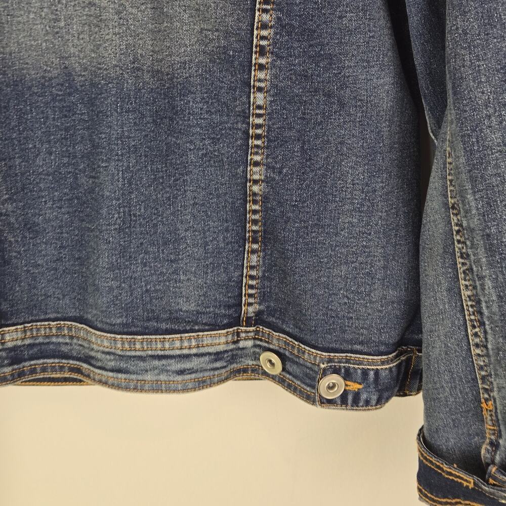 BACCINI Women’s Denim Jean Jacket Pockets Buttons Embroidered PS Boho Hippie Flo - Picture 10 of 10